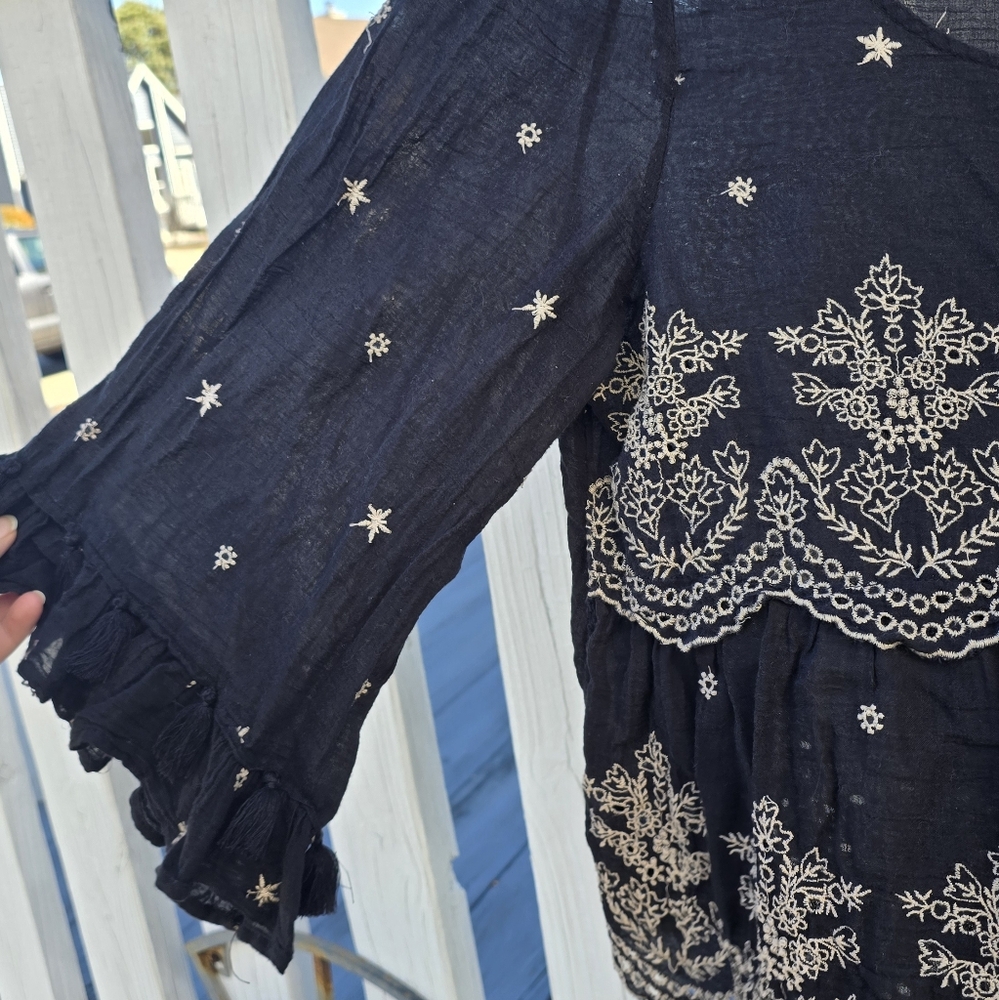 American Eagle Top - Picture 3 of 8